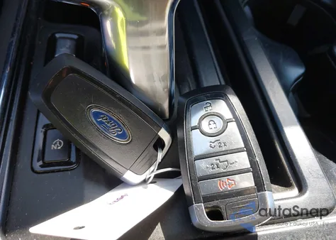 2023 Ford F-150 Lightning Lariat z USA, uszkodzony, nr VIN 1FTVW1EL0PWG22697